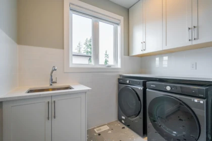 Hot Tub / Spa Photo of 16548 22 Avenue, Surrey, BC