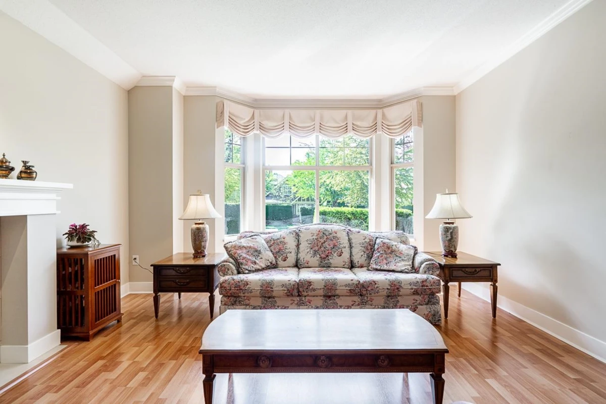 Dining Area Photo of 3 15425 Rosemary Heights Crescent, Surrey, BC