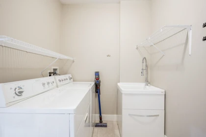 Mudroom Photo of 3 15425 Rosemary Heights Crescent, Surrey, BC
