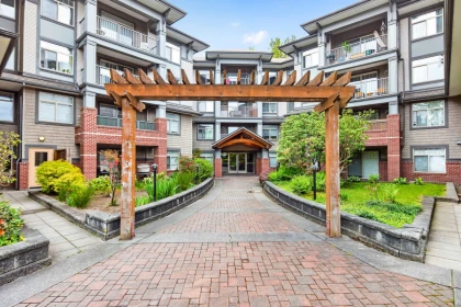 Garden / Landscaping Photo of 301 12020 207a Street, Maple Ridge, BC