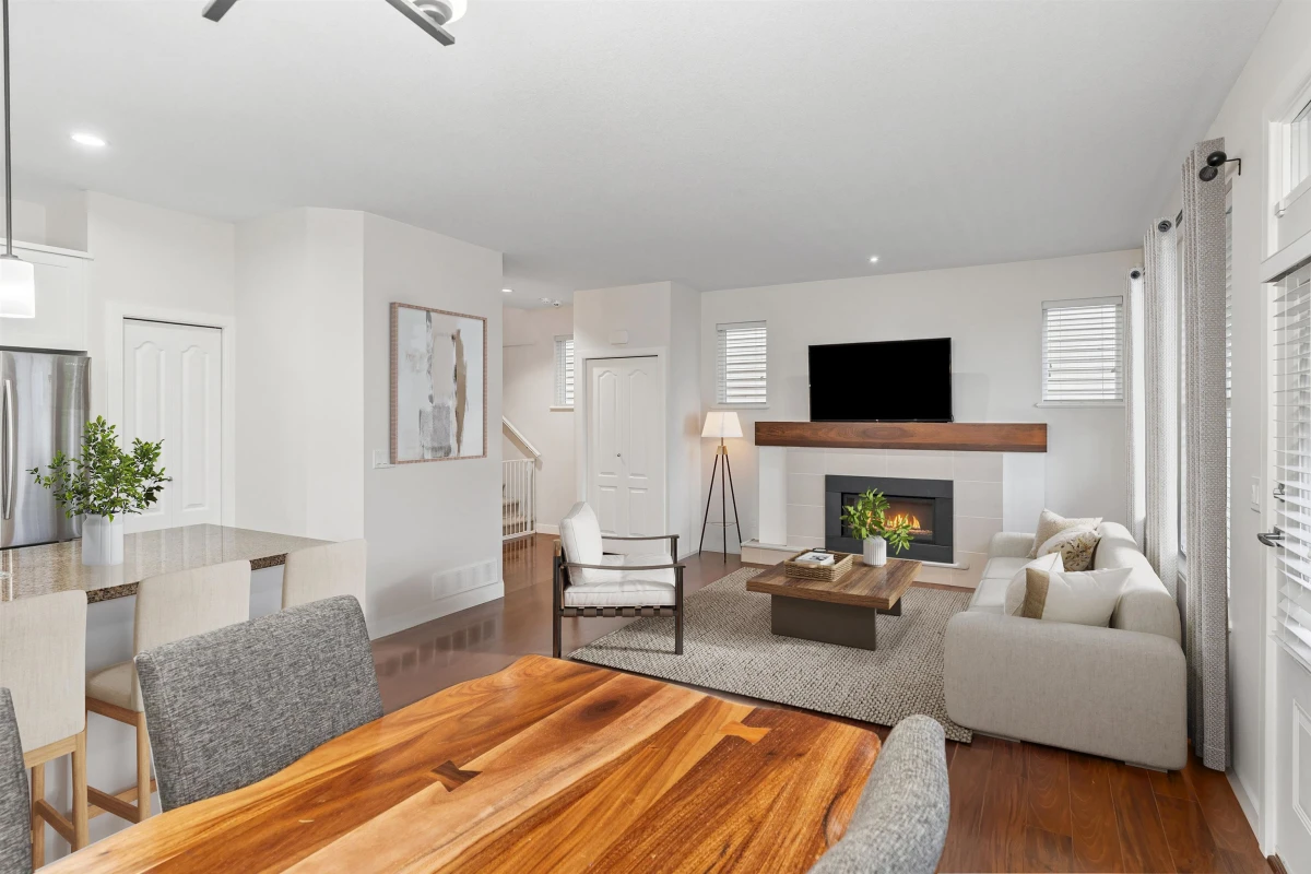 Family Room Photo of 2 312 Casey Street, Coquitlam, BC