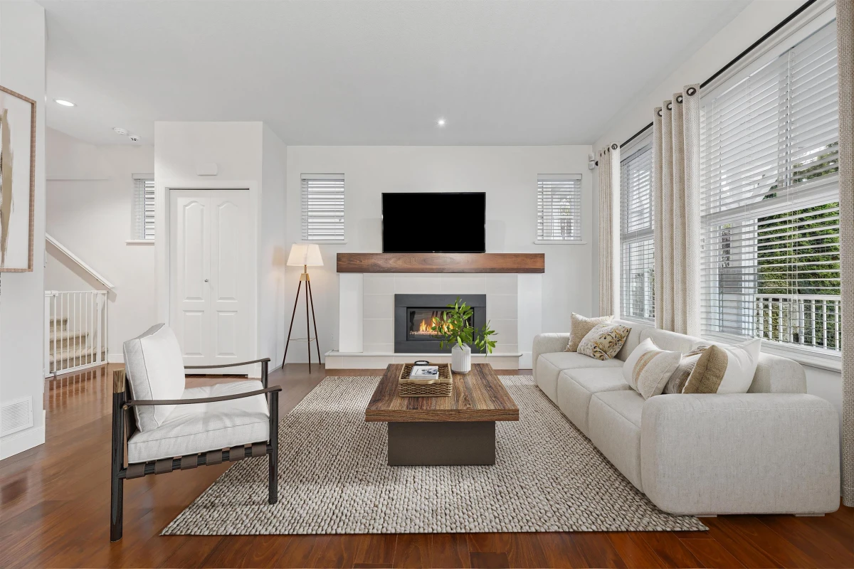 Living Room Photo of 2 312 Casey Street, Coquitlam, BC
