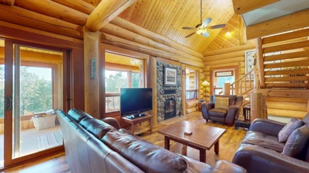 Basement Recreation Room Photo of 4701 Hotel Lake Road, Garden Bay, BC