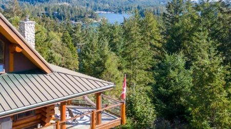 Breakfast Nook Photo of 4701 Hotel Lake Road, Garden Bay, BC