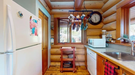 Mudroom Photo of 4701 Hotel Lake Road, Garden Bay, BC