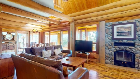 Office / Den Photo of 4701 Hotel Lake Road, Garden Bay, BC