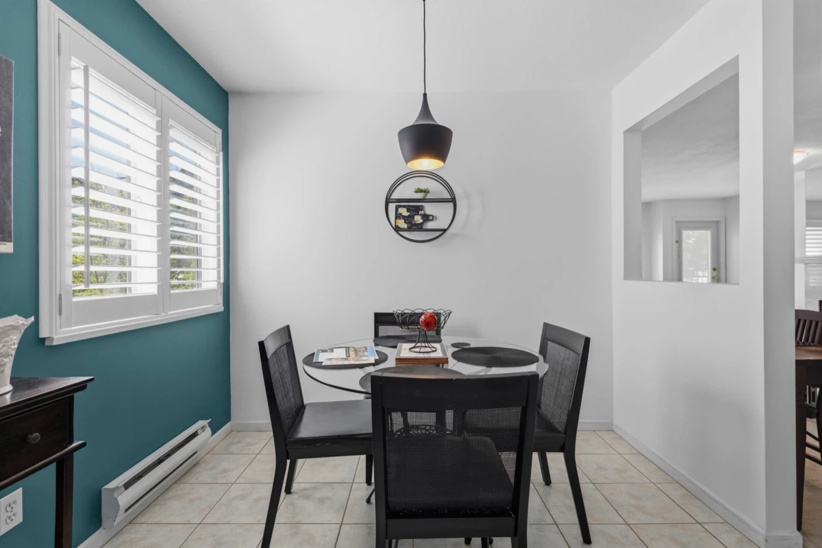 Family Room Photo of 205 1533 Best Street, White Rock, BC