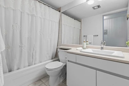 Basement Recreation Room Photo of 205 1533 Best Street, White Rock, BC