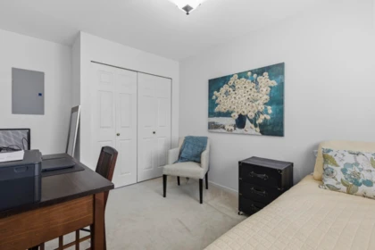 Bedroom 3 Photo of 205 1533 Best Street, White Rock, BC