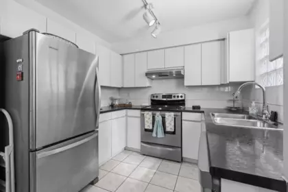 205 1533 Best Street, White Rock, BC, White Rock — Apartment/Condo for sale