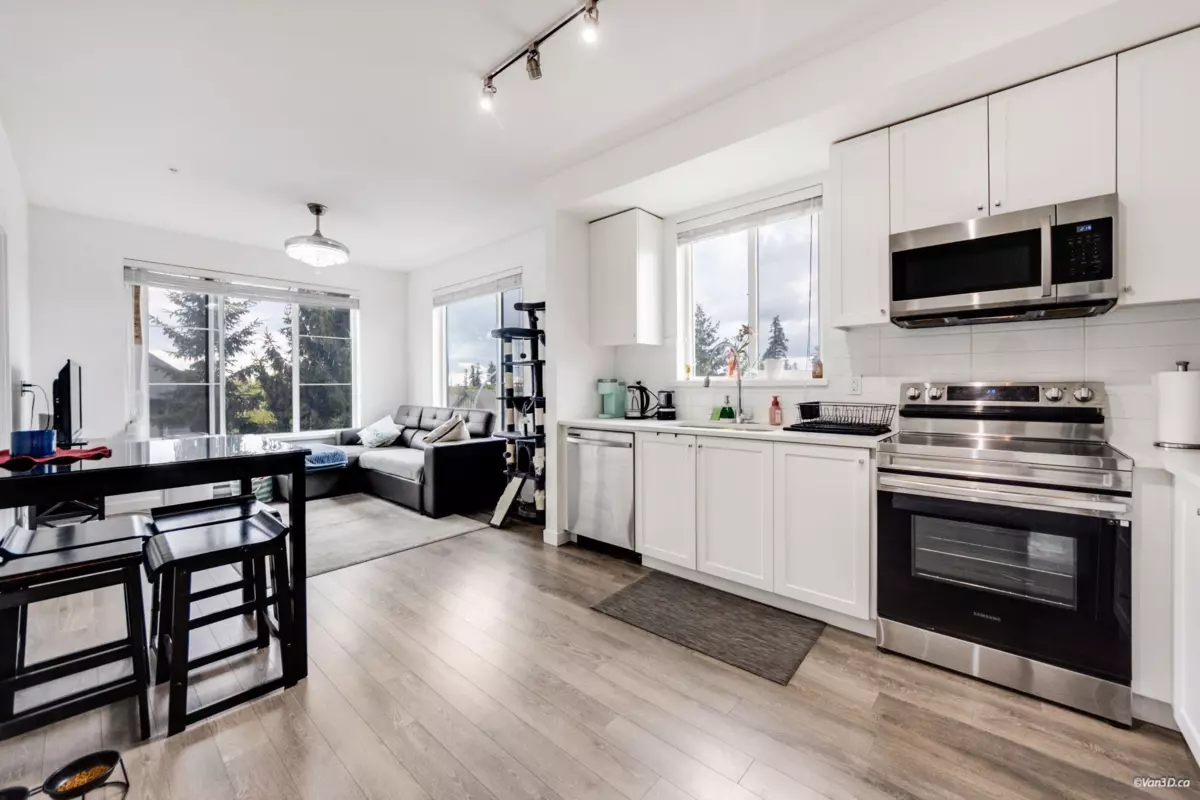 Family Room Photo of 316 15835 85 Avenue, Surrey, BC