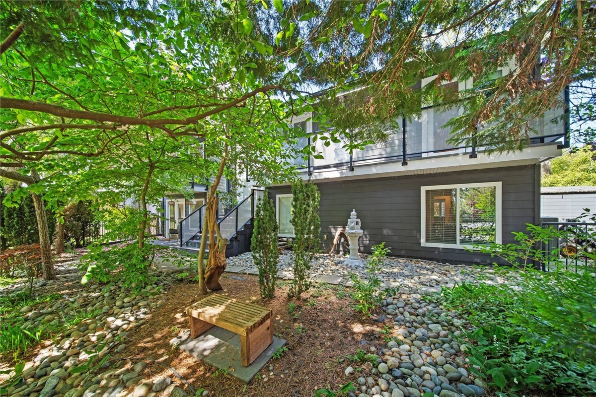 Living Room Photo of 609 Lidster Place, New Westminster, BC