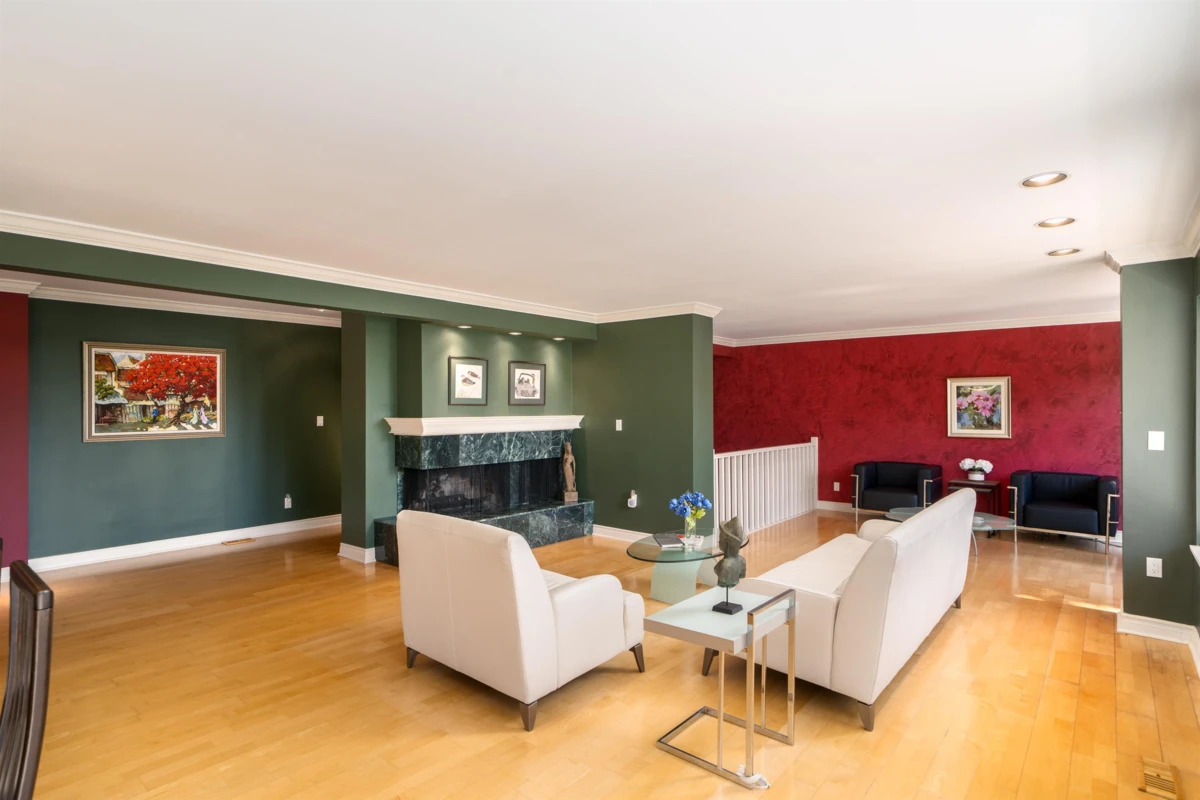Dining Area Photo of 3897 Bayridge Avenue, West Vancouver, BC