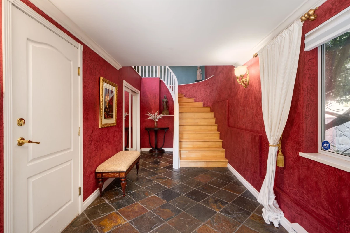 Family Room Photo of 3897 Bayridge Avenue, West Vancouver, BC