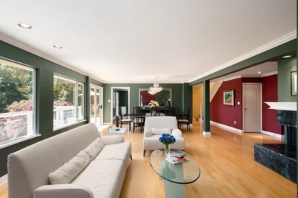 Kitchen Island Photo of 3897 Bayridge Avenue, West Vancouver, BC