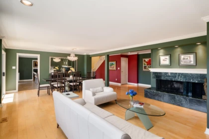Kitchen Photo of 3897 Bayridge Avenue, West Vancouver, BC
