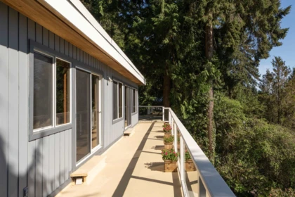 Swimming Pool Photo of 3897 Bayridge Avenue, West Vancouver, BC