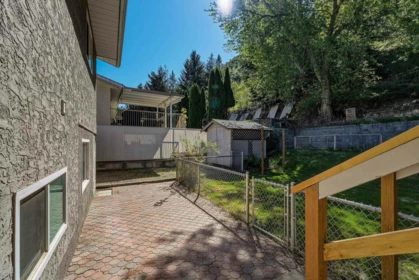 Outdoor Kitchen Photo of 6105 Dallas Drive, No City Value, BC