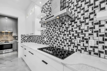 Primary Bathroom Photo of 19718 33 Avenue, Langley, BC