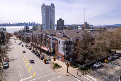 203 305 Lonsdale Avenue, North Vancouver, BC, North Vancouver — Apartment/Condo for sale