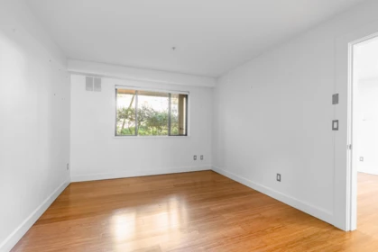 Loft / Bonus Room Photo of 203 305 Lonsdale Avenue, North Vancouver, BC