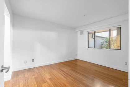Office / Den Photo of 203 305 Lonsdale Avenue, North Vancouver, BC
