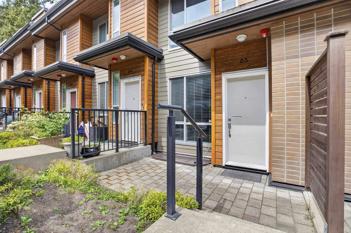 Living Room Photo of 65 15775 Mountain View Drive, Surrey, BC