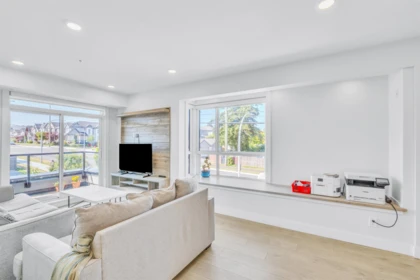 Entry Foyer Photo of 212 14818 60 Avenue, Surrey, BC