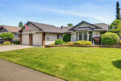 Swimming Pool Photo of 5661 Goldenrod Crescent, Delta, BC