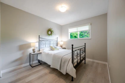 Entry Foyer Photo of 14976 98a Avenue, Surrey, BC