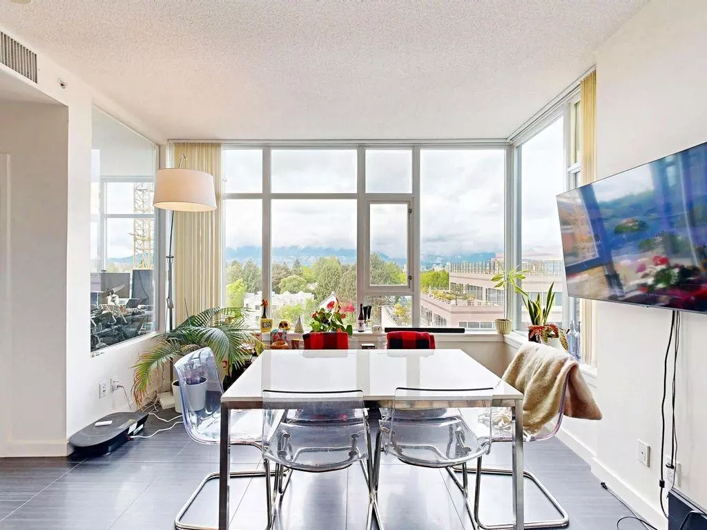 Family Room Photo of 865 2080 W Broadway, Vancouver, BC