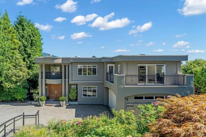 574 St. Andrews Place, West Vancouver, BC, Glenmore — 6 bed single family residence for sale