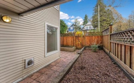 Office / Den Photo of 104 1641 Woodland Drive, Vancouver, BC