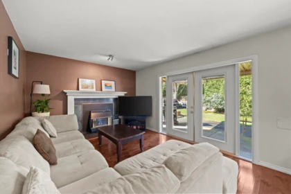 Kitchen Island Photo of 8891 157 Street, Surrey, BC