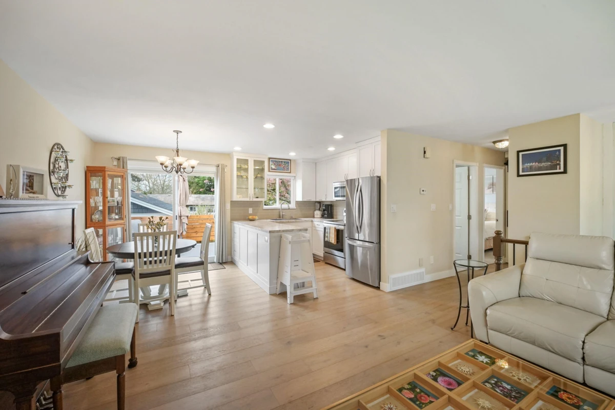 Dining Area Photo of 6175 Morgan Drive, Surrey, BC