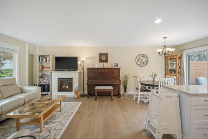 Kitchen Photo of 6175 Morgan Drive, Surrey, BC