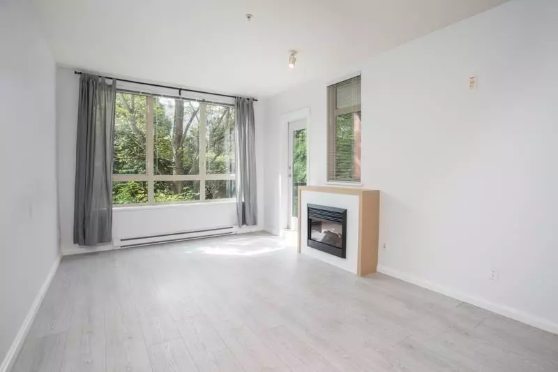Family Room Photo of 223 15988 26 Street, Surrey, BC