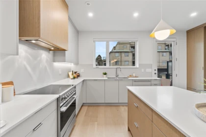 Breakfast Nook Photo of 2 4963 Chester Street, Vancouver, BC