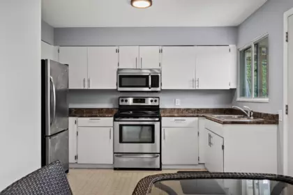 Hot Tub / Spa Photo of 443-445 W Keith Road, North Vancouver, BC