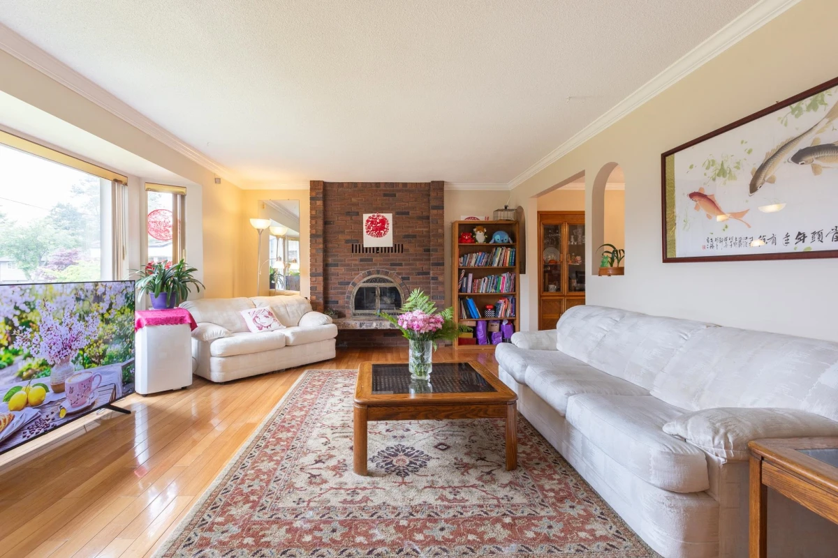 Family Room Photo of 13474 67 Avenue, Surrey, BC