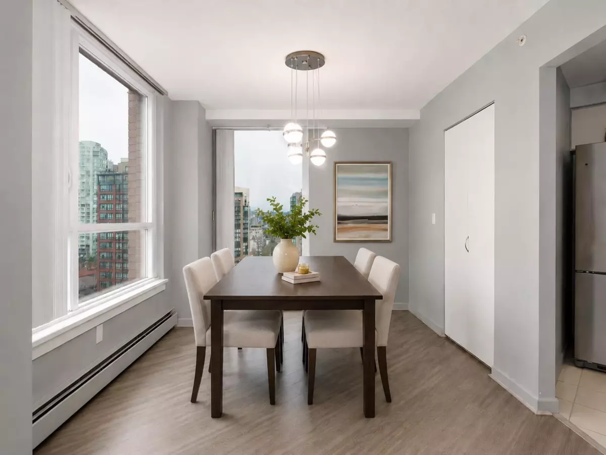 Family Room Photo of 1206 388 Drake Street, Vancouver, BC