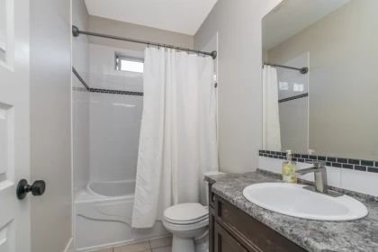 Hallway Photo of 34831 1 Avenue, Abbotsford, BC