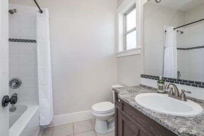 Laundry Room Photo of 34831 1 Avenue, Abbotsford, BC