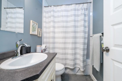 Swimming Pool Photo of 34831 1 Avenue, Abbotsford, BC