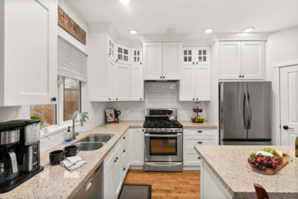 Breakfast Nook Photo of 14918 59 Avenue, Surrey, BC