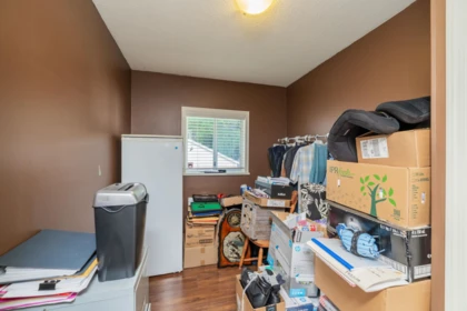 Hallway Photo of 9533 Broadway Street, Chilliwack, BC