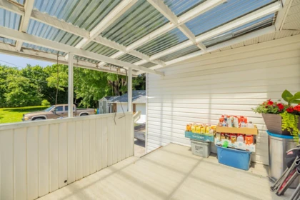 Hot Tub / Spa Photo of 9533 Broadway Street, Chilliwack, BC