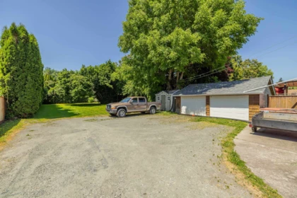 Swimming Pool Photo of 9533 Broadway Street, Chilliwack, BC