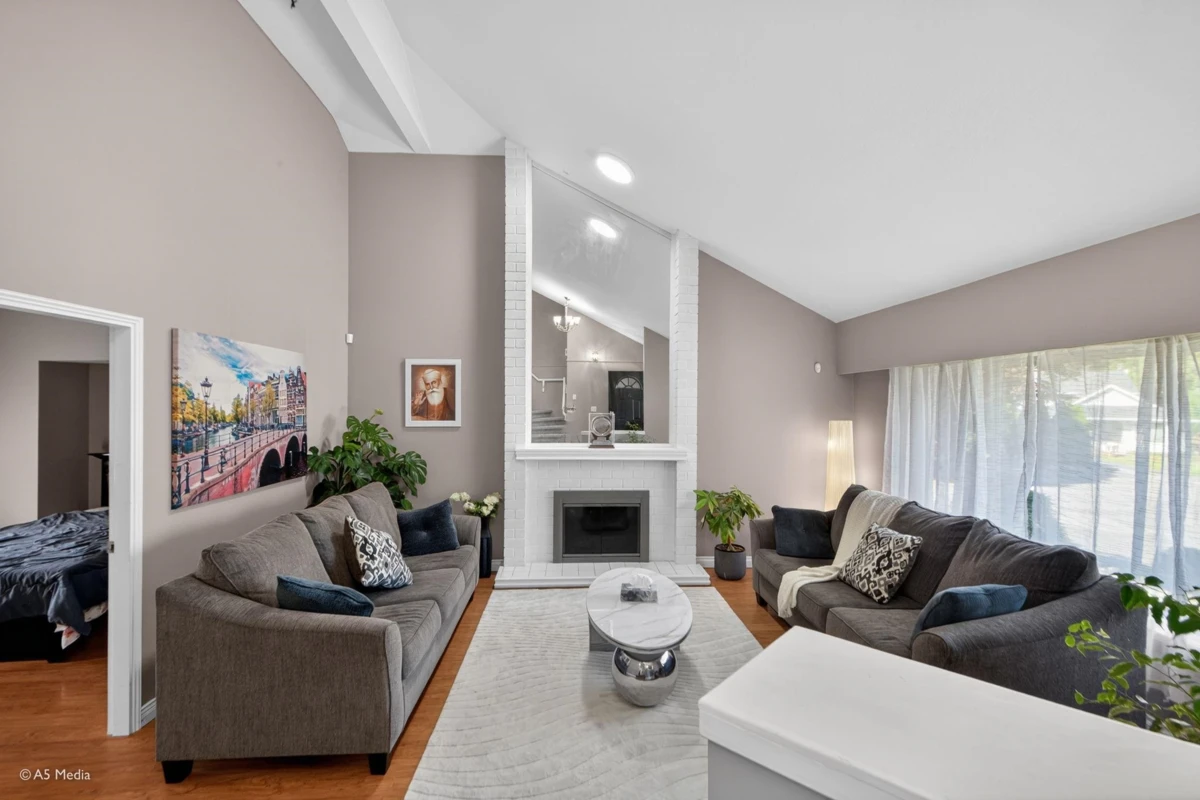 Dining Area Photo of 6715 128b Street, Surrey, BC