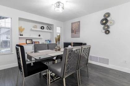Breakfast Nook Photo of 2886 Boxcar Street, Abbotsford, BC